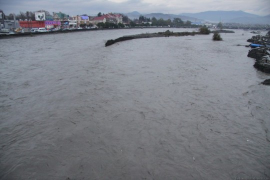 Подъем уровня воды в Мзымте